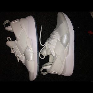 white / pearl white pumas